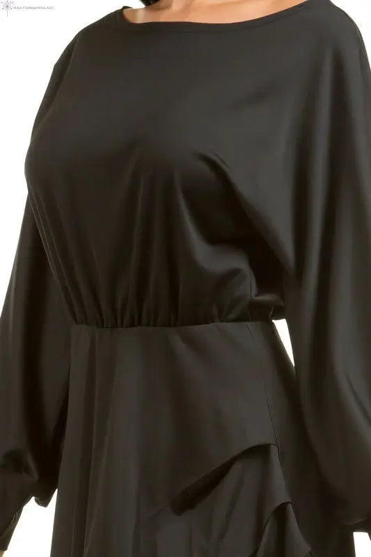 Black Maxi Dress Side Slit Closed-up | Flowy Maxi Dress | SiAra